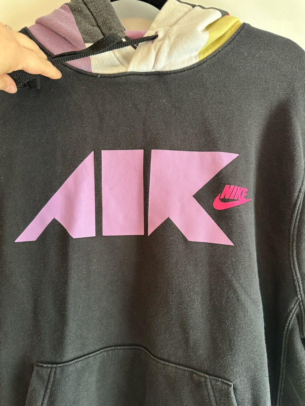 Rare Women’s Nike retro style Black Hoodie with Lavender Logo - Picture 5 of 5